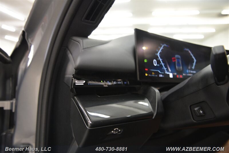 Used 2024 BMW 530i w/ M Sport Package RWD image 27