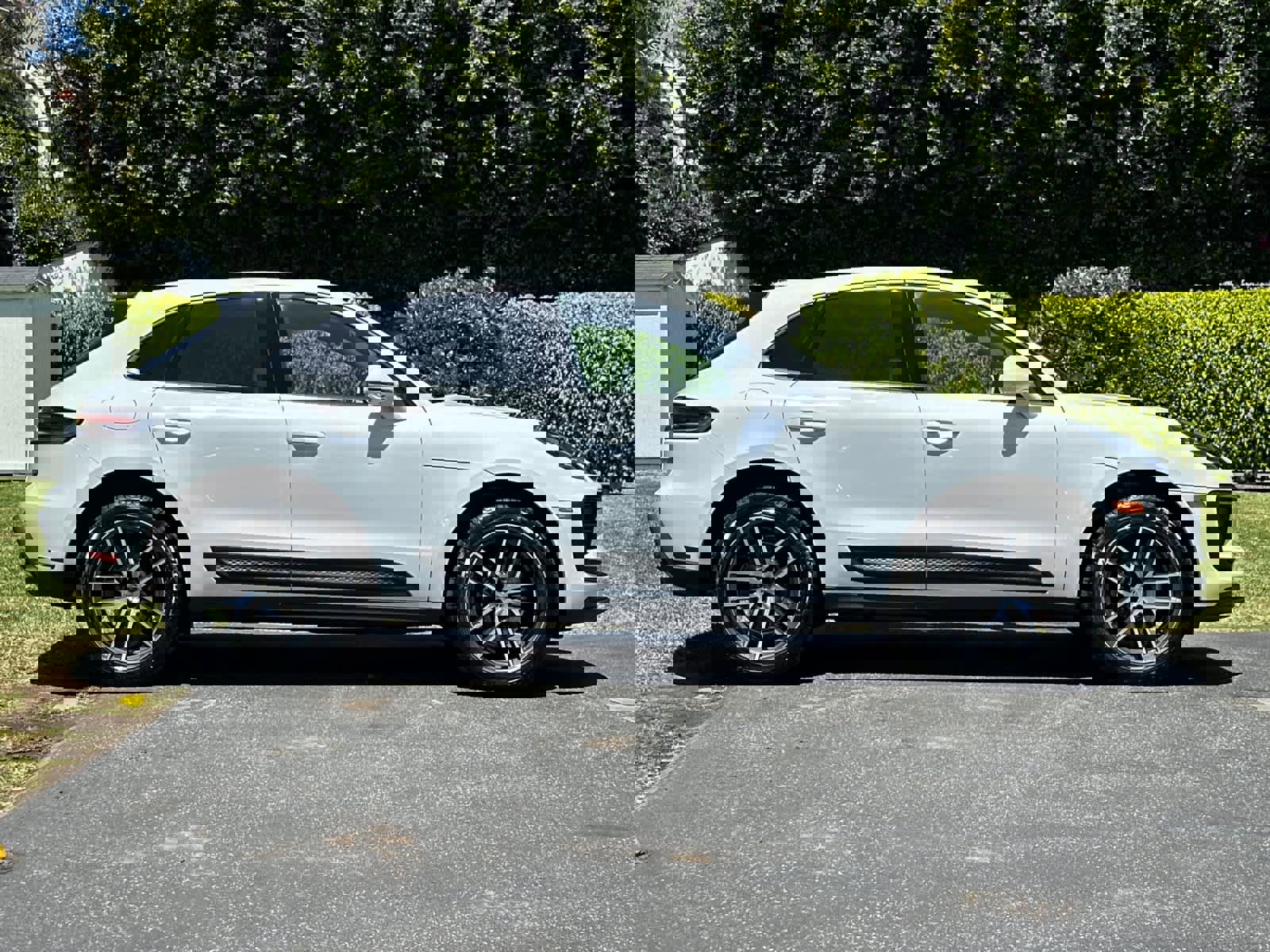 New 2026 Porsche Macan AWD/4WD image 9