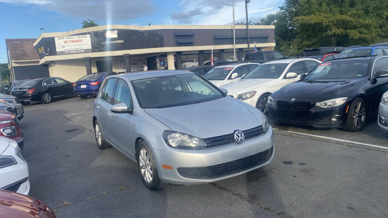 Used 2013 Volkswagen Golf 4-Door image 3