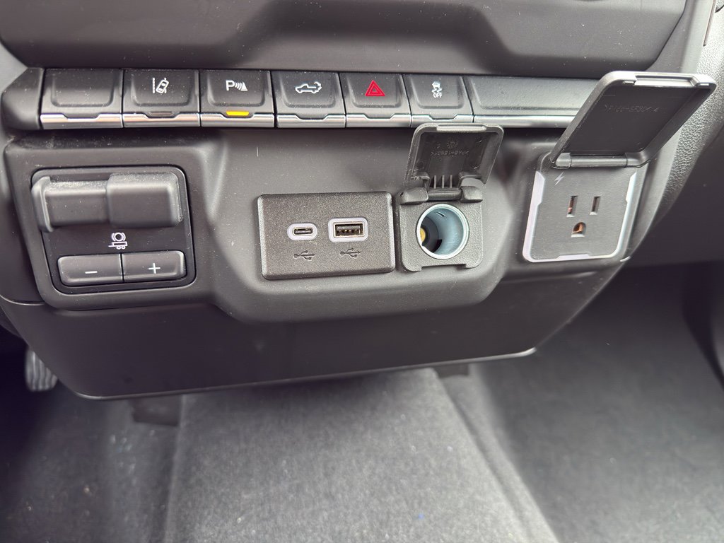 Used 2025 Chevrolet Silverado 2500 W/T w/ WT/CX Safety Package image 40