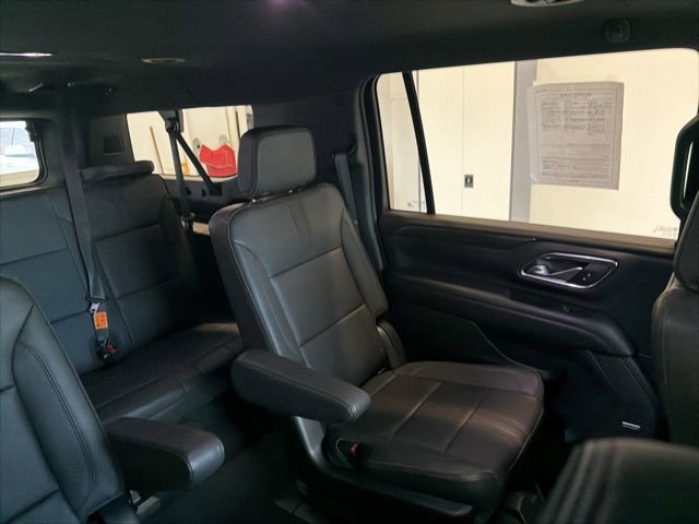 Used 2022 Chevrolet Suburban RST w/ Luxury Package AWD/4WD image 45