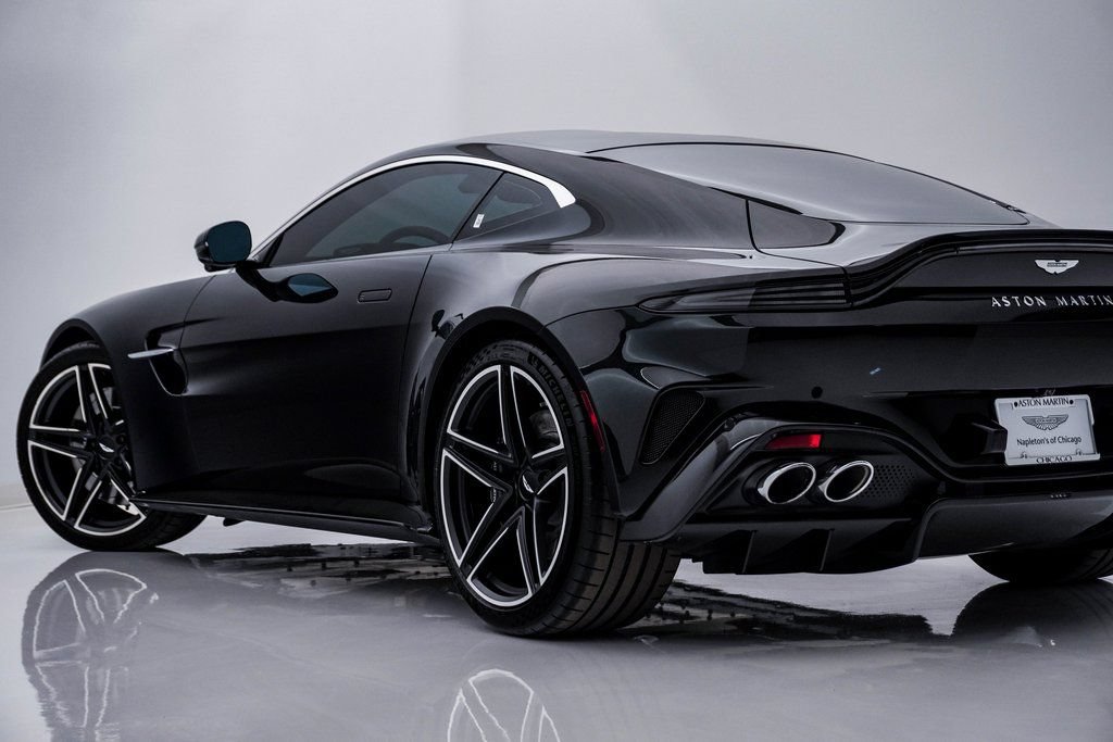 Used 2026 Aston Martin V8 Vantage Coupe RWD image 11