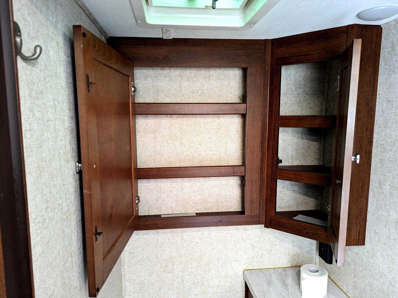 Used 2019 Chevrolet Express 4500 w/ RV Package RWD image 81