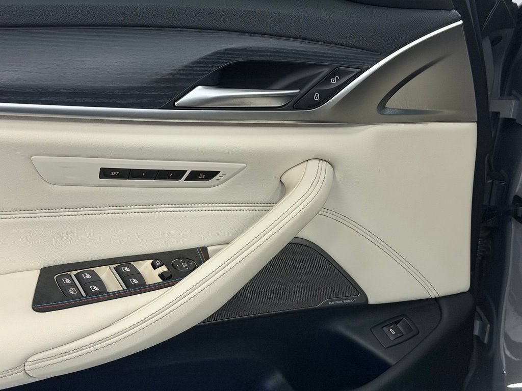 Used 2021 BMW 530i w/ Executive Package RWD image 13