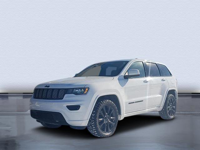 Used 2020 Jeep Grand Cherokee Altitude image 1