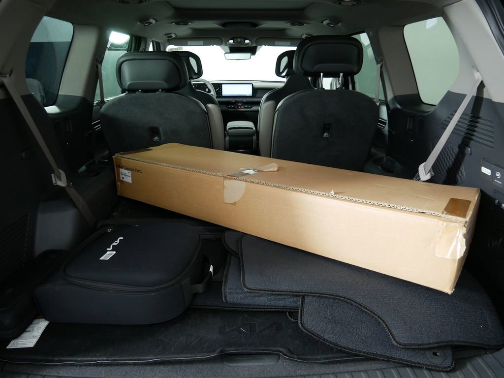 Certified 2024 Kia EV9 Land image 17