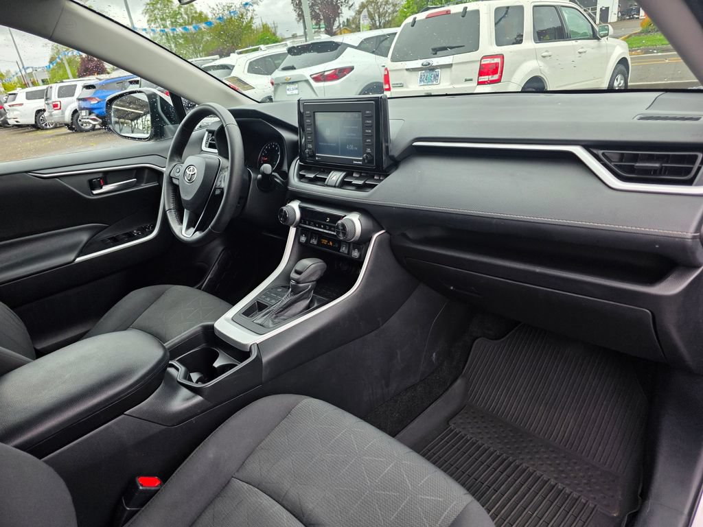 Used 2021 Toyota RAV4 XLE w/ XLE Grade Weather Package AWD/4WD image 23