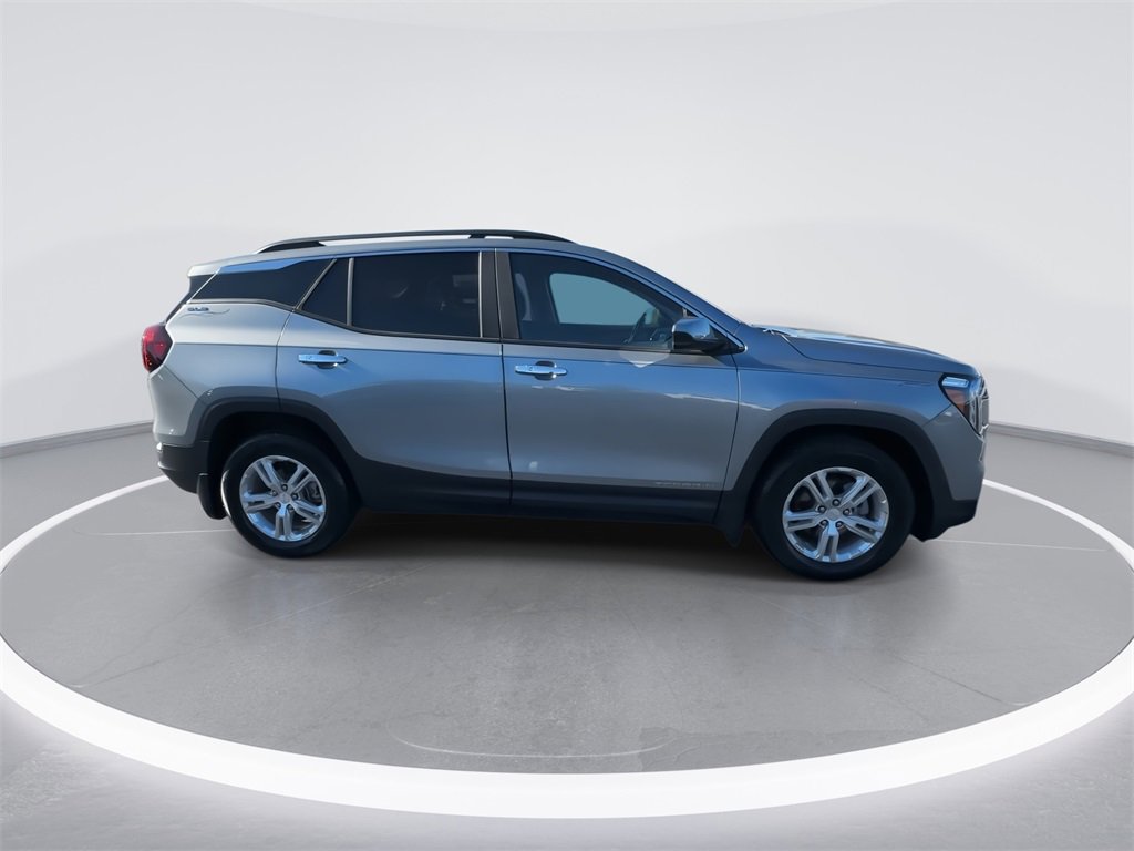 Used 2023 GMC Terrain SLE w/ Driver Convenience Package image 9
