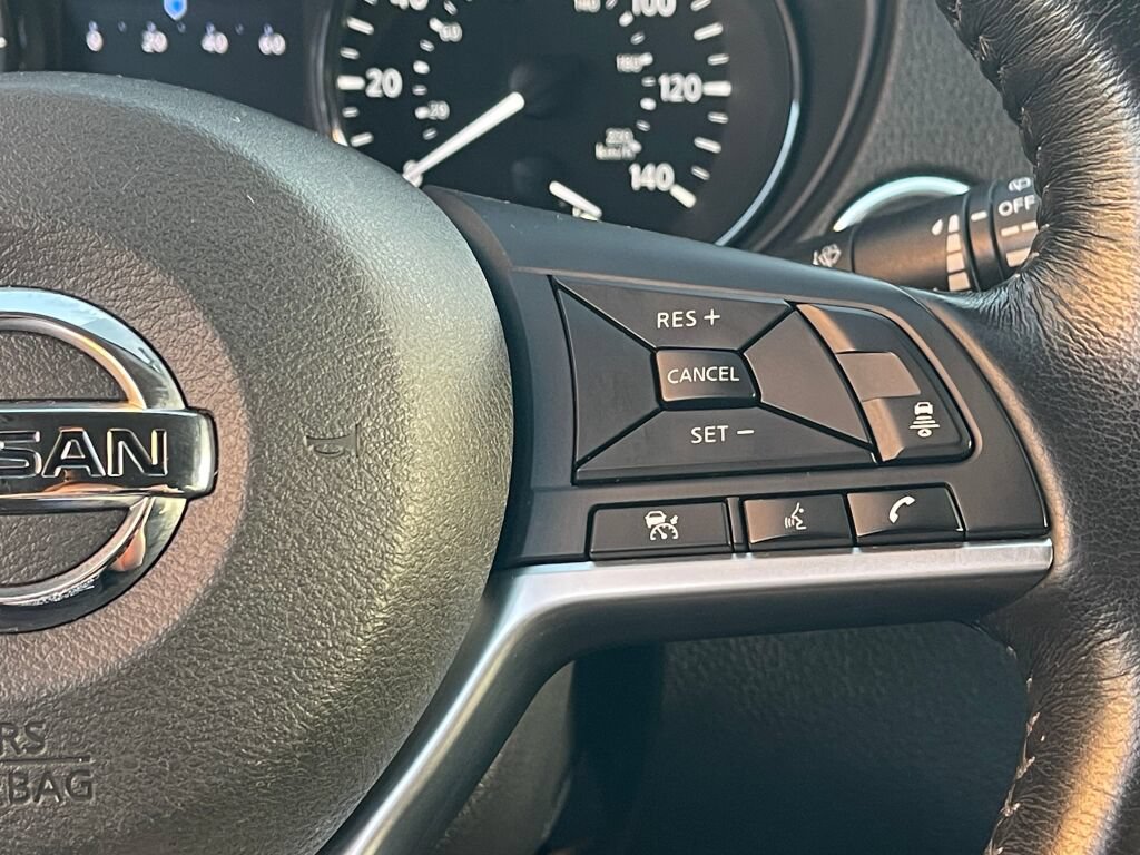 Used 2018 Nissan Rogue AWD image 19