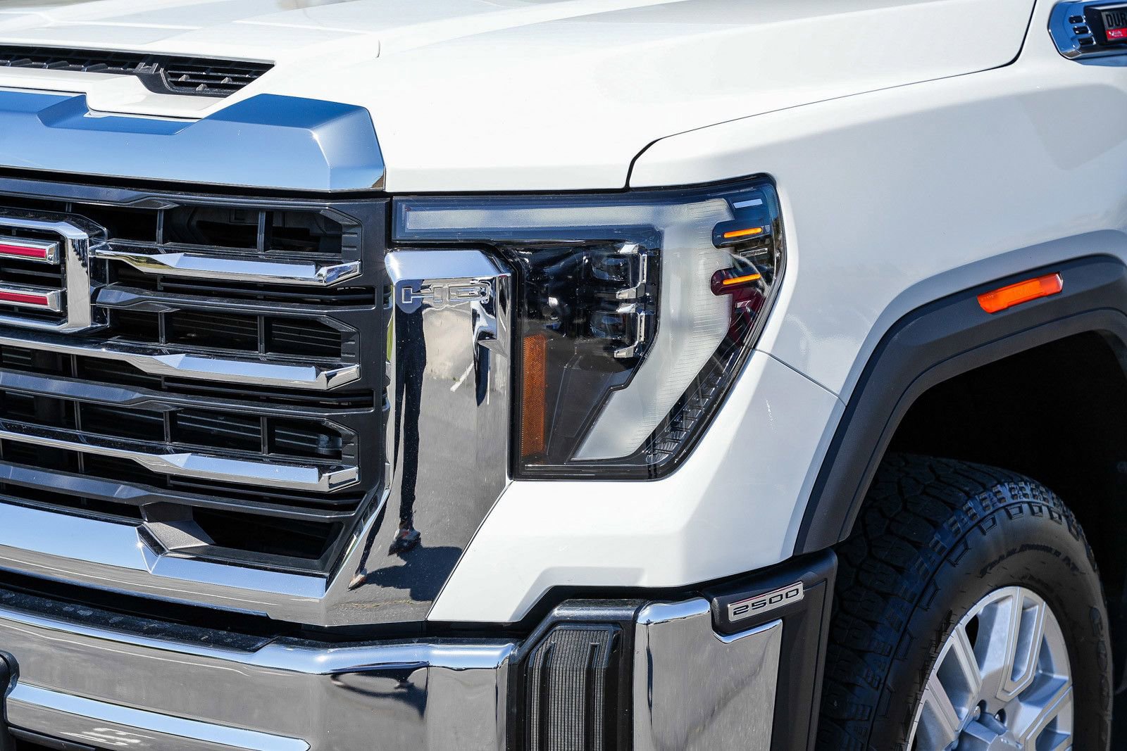 Used 2024 GMC Sierra 2500 SLT AWD/4WD image 8