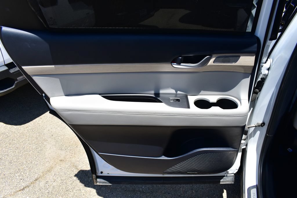 Used 2023 Hyundai Palisade Limited FWD image 19
