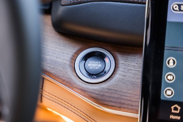 New 2025 Jeep Grand Cherokee Summit image 24