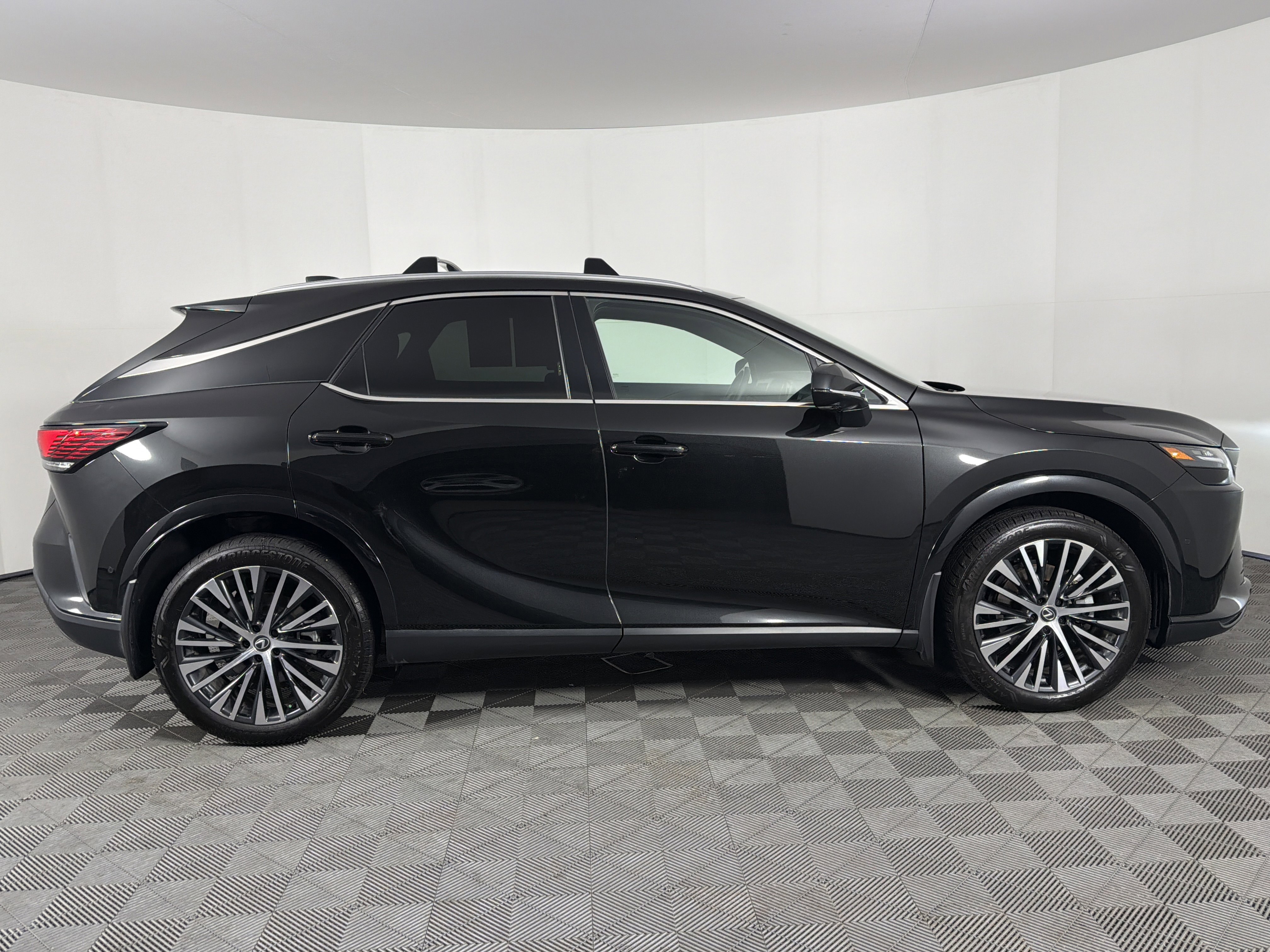 Used 2025 Lexus RX 350 Premium w/ Convenience Package AWD/4WD image 28