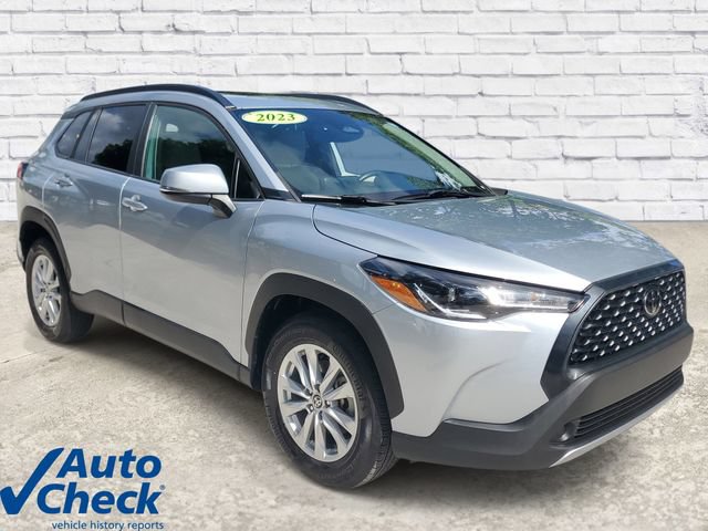 Used 2023 Toyota Corolla Cross LE w/ Moonroof Package AWD/4WD image 5