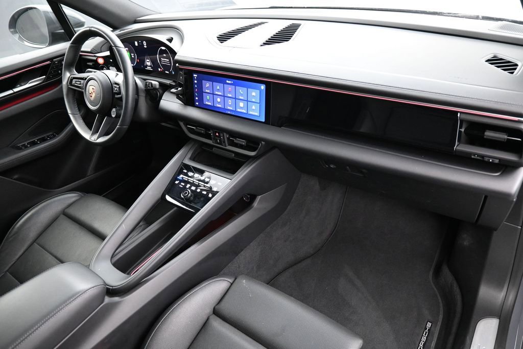 Certified 2025 Porsche Macan 4S Electric AWD/4WD image 29