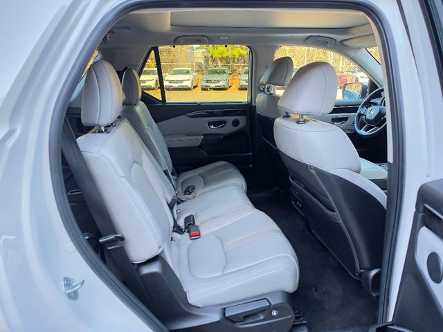 Used 2023 Honda Pilot Touring image 14