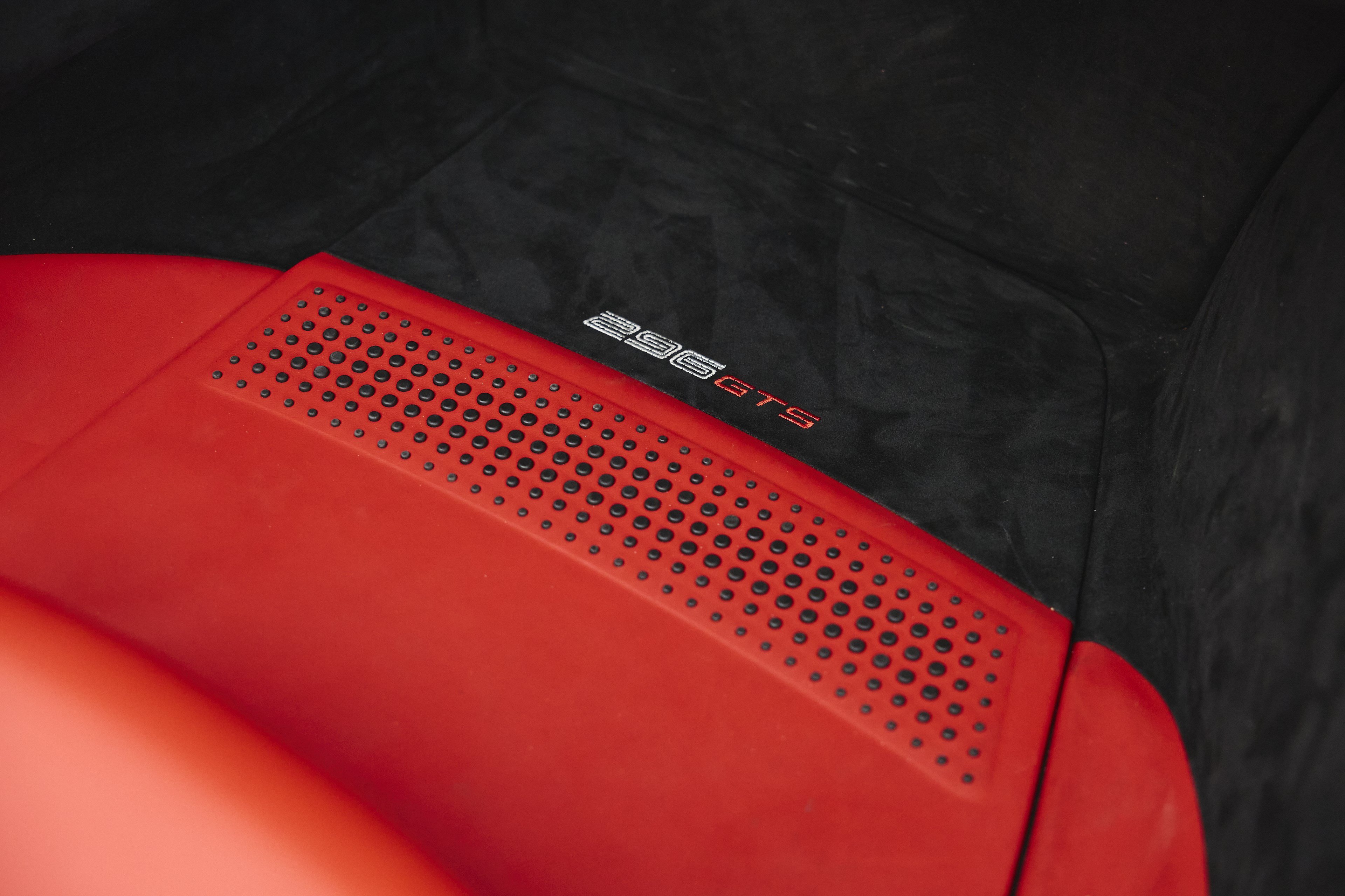 Used 2023 Ferrari 296 GTS RWD image 13