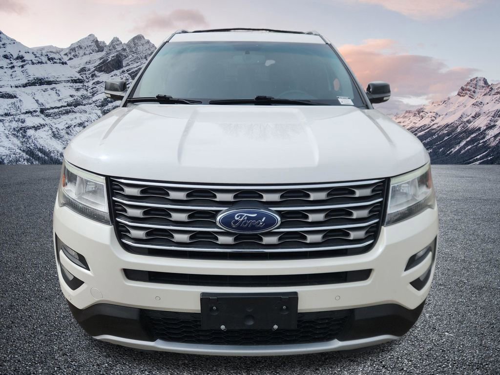 Used 2017 Ford Explorer XLT w/ Equipment Group 202A image 9