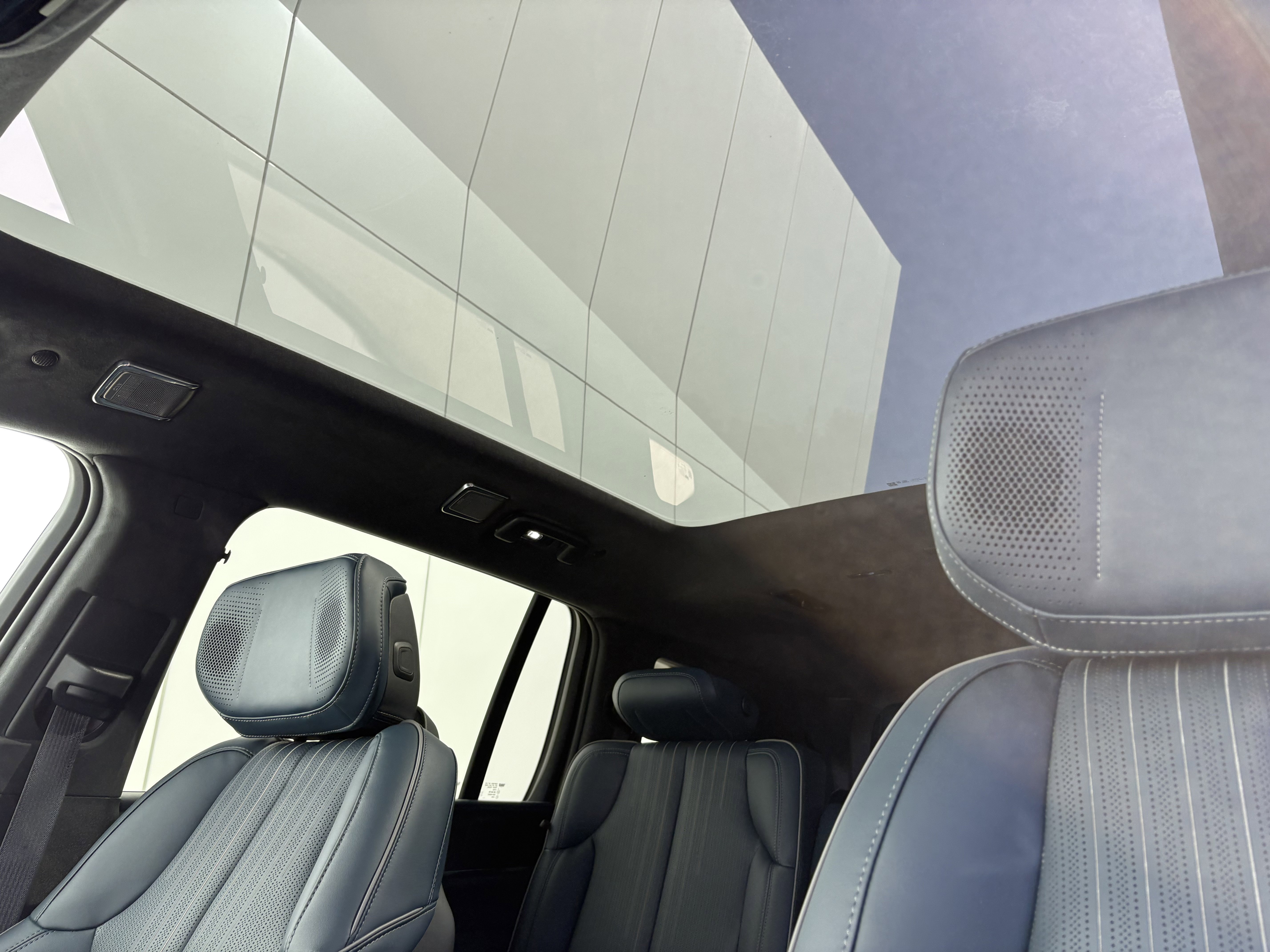 New 2025 Cadillac Escalade IQ Sport 2 w/ LPO, ONYX Package image 18