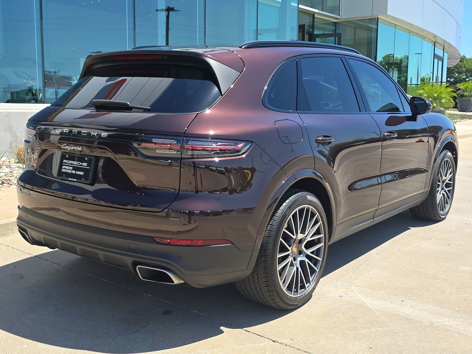 Certified 2023 Porsche Cayenne AWD/4WD image 7