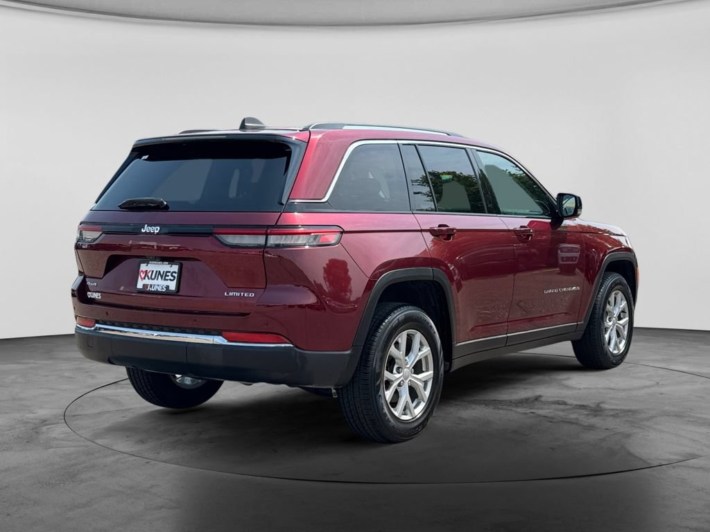 Used 2023 Jeep Grand Cherokee Limited AWD/4WD image 10