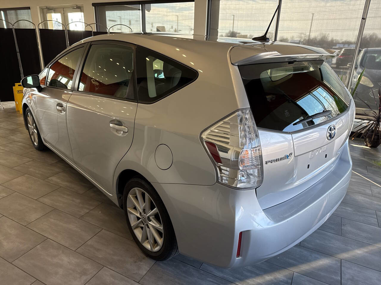 Used 2014 Toyota Prius V Five image 6