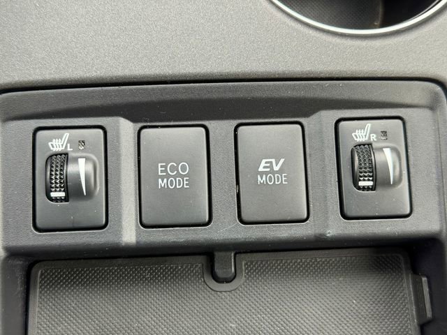 Certified 2016 Toyota Camry XLE w/ Moonroof Package FWD image 38