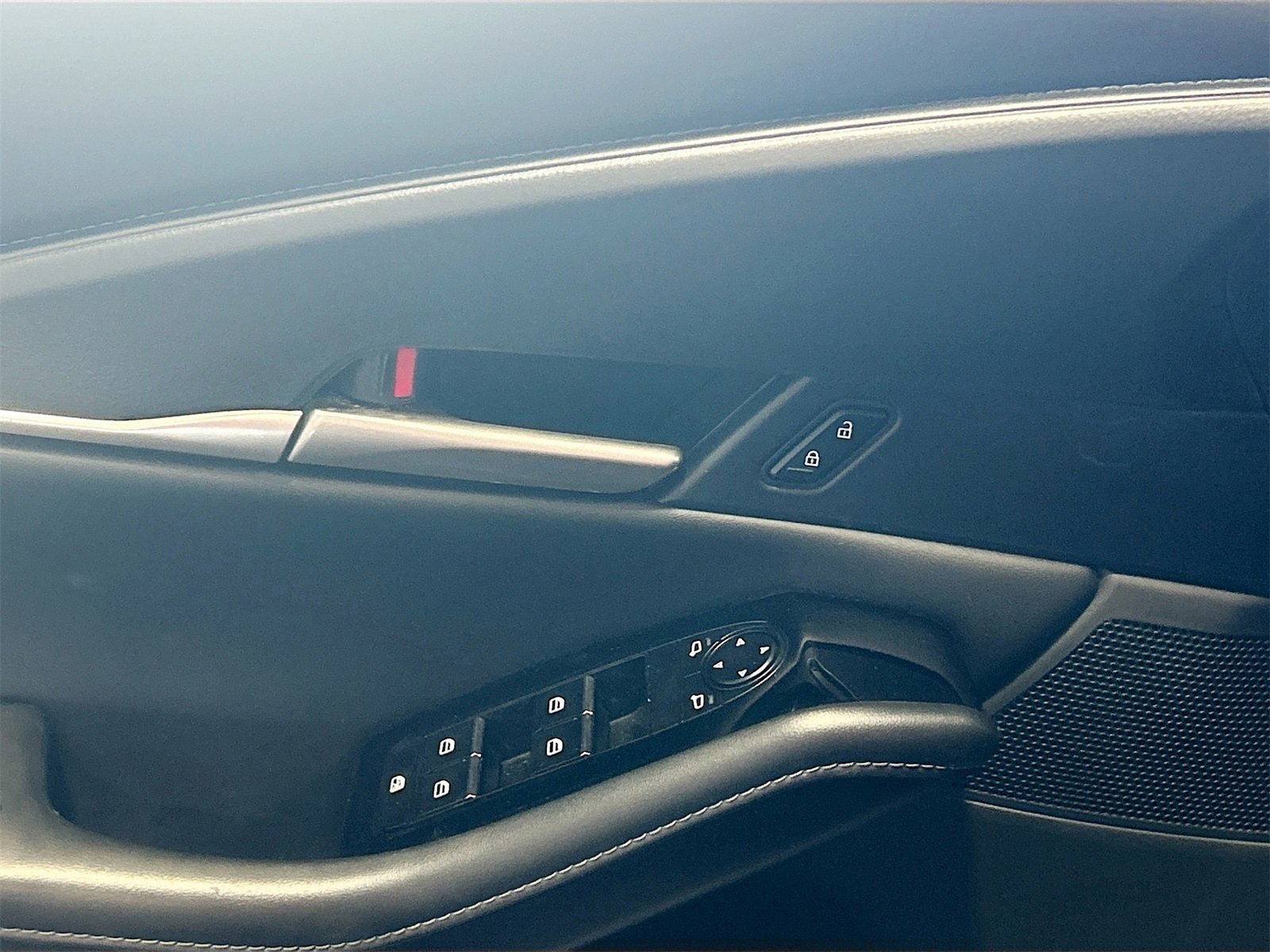 Used 2025 MAZDA CX-30 AWD 2.5 S w/ Select Sport Pkg image 18