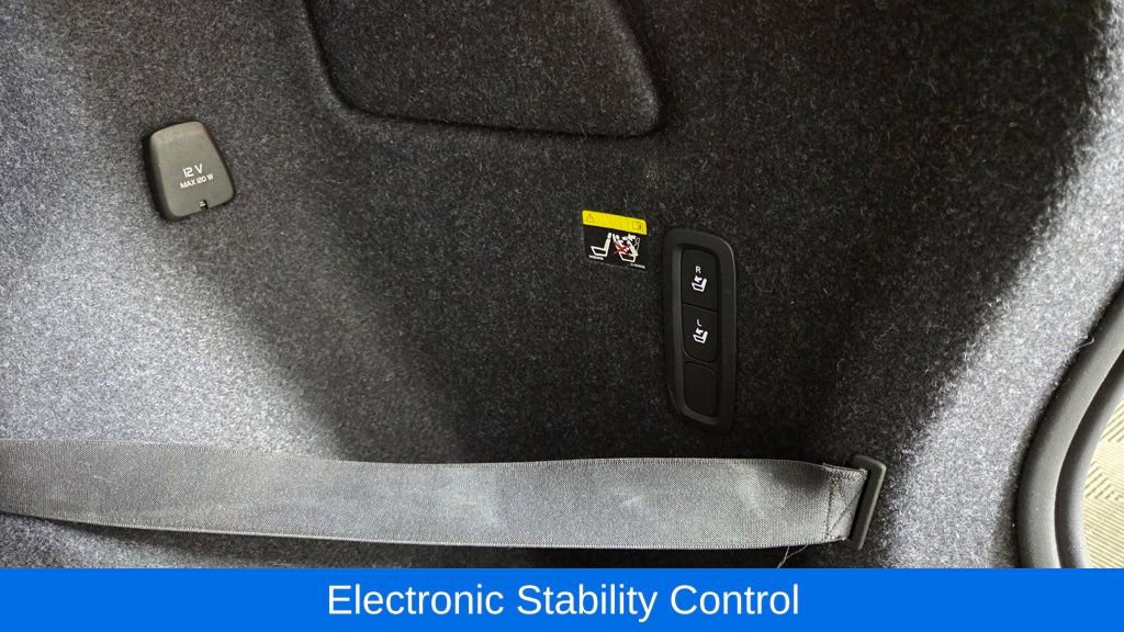 Used 2019 Volvo XC40 T5 Inscription image 11