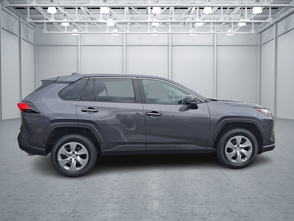 Used 2023 Toyota RAV4 LE AWD/4WD image 6