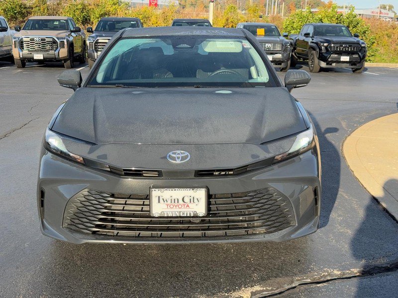 Used 2025 Toyota Camry LE image 10