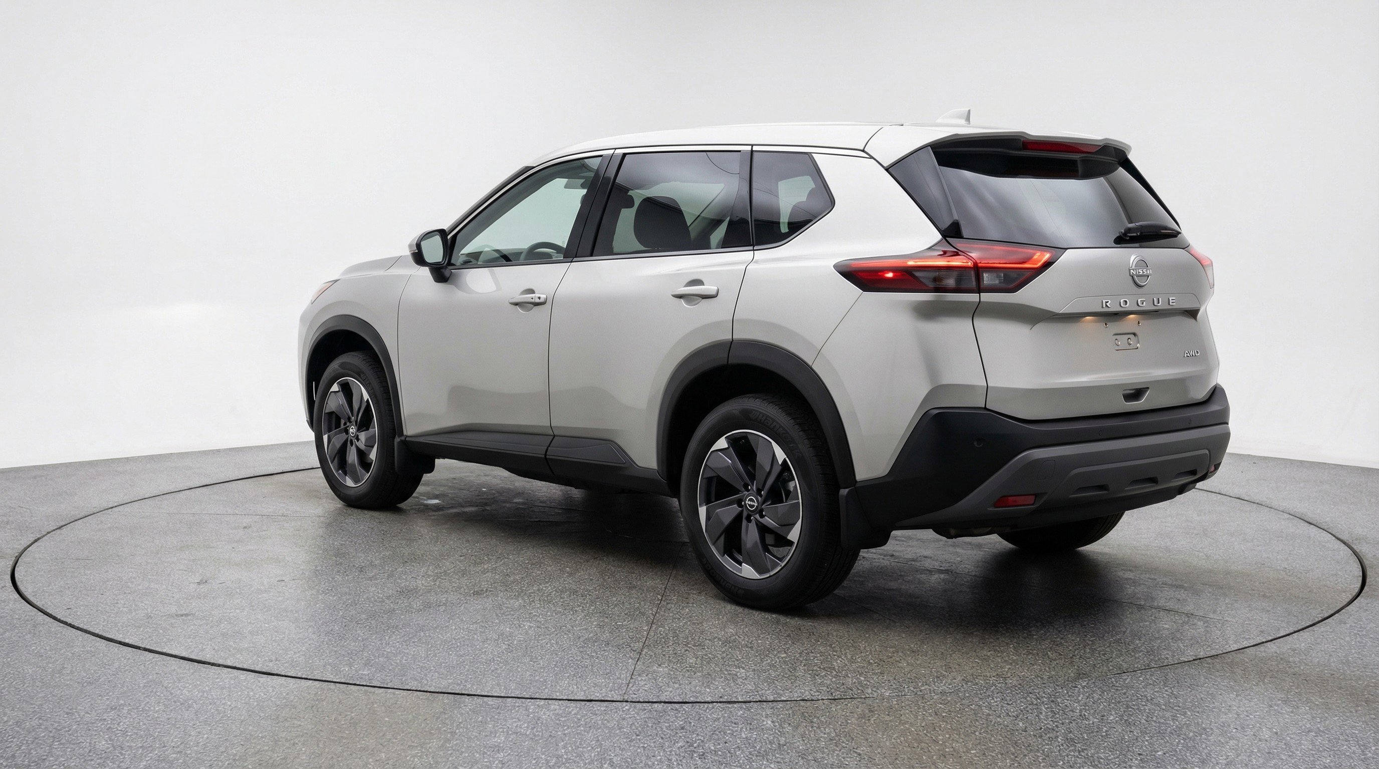 Used 2025 Nissan Rogue SV AWD/4WD image 6