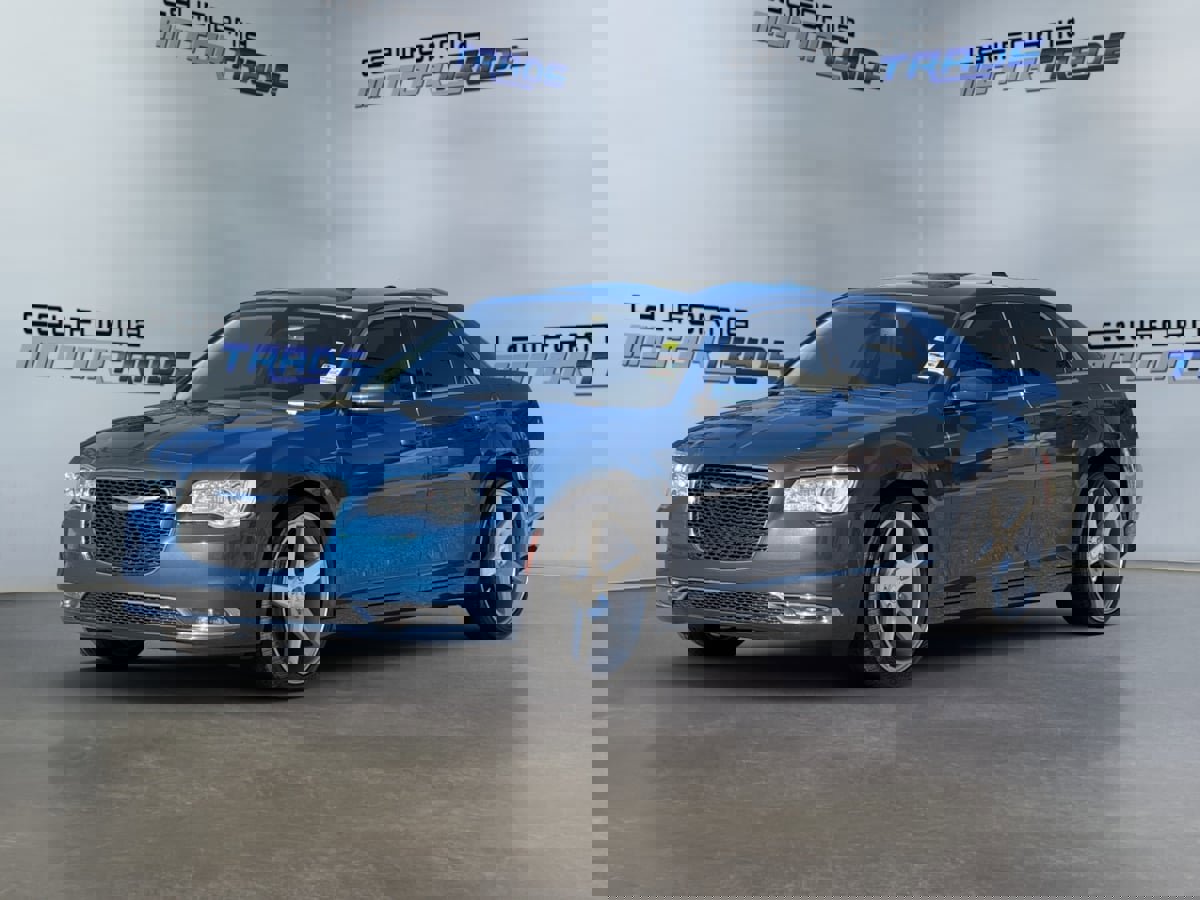 Used 2021 Chrysler 300 Touring w/ Driver Convenience Group image 9