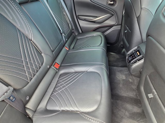 Used 2021 Aston Martin DBX AWD/4WD image 19