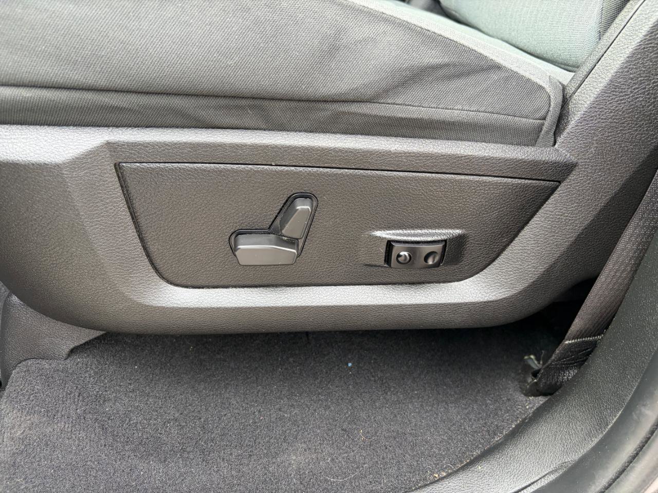 Used 2021 RAM 1500 Classic SLT w/ SLT Plus D￩cor Group image 11