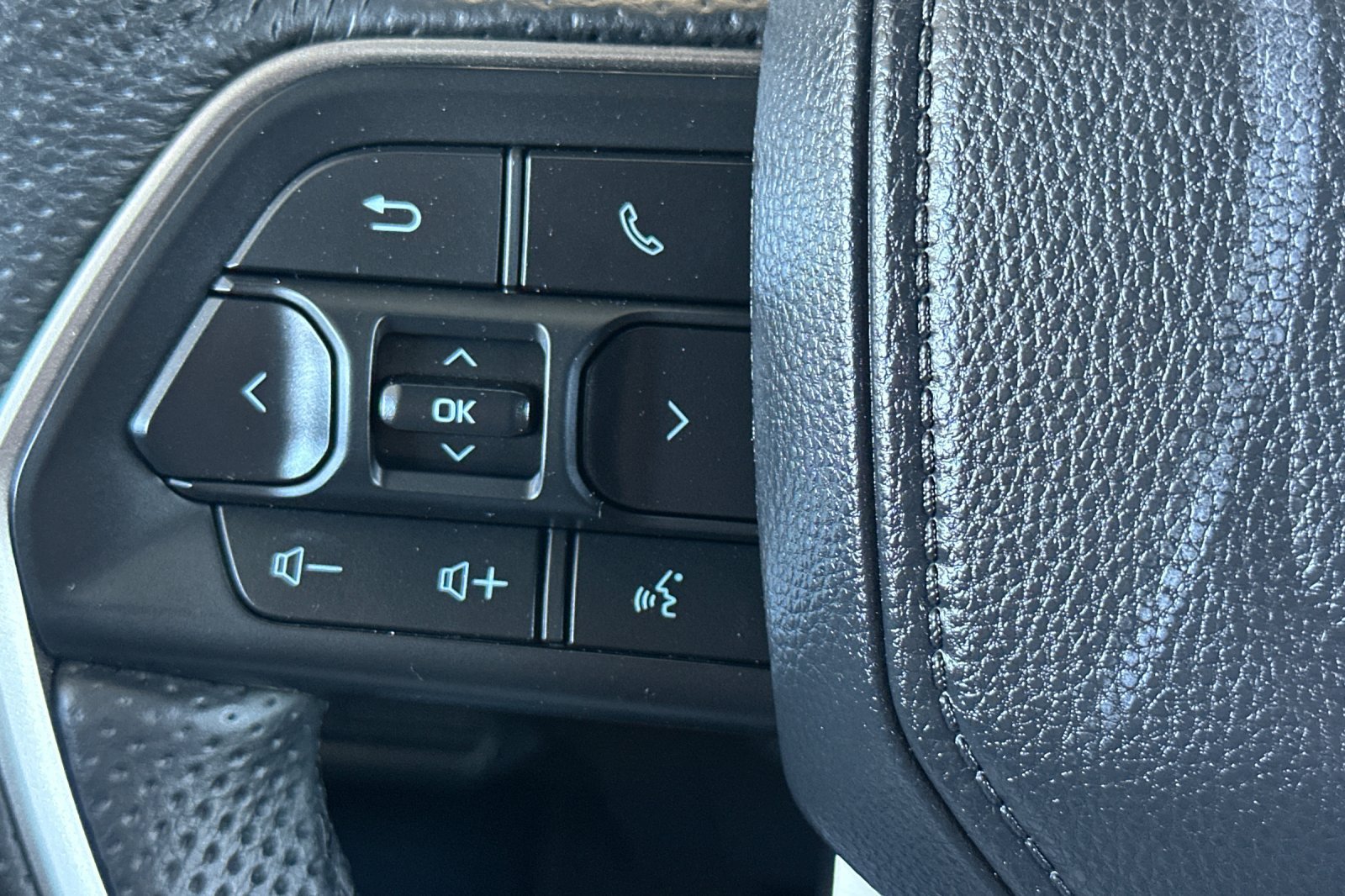 Certified 2026 Toyota Tacoma TRD Sport AWD/4WD image 37