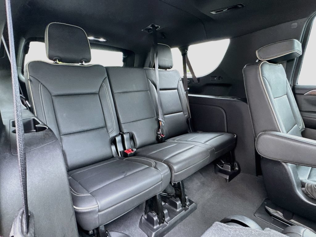 Used 2023 Chevrolet Suburban Premier AWD/4WD image 31