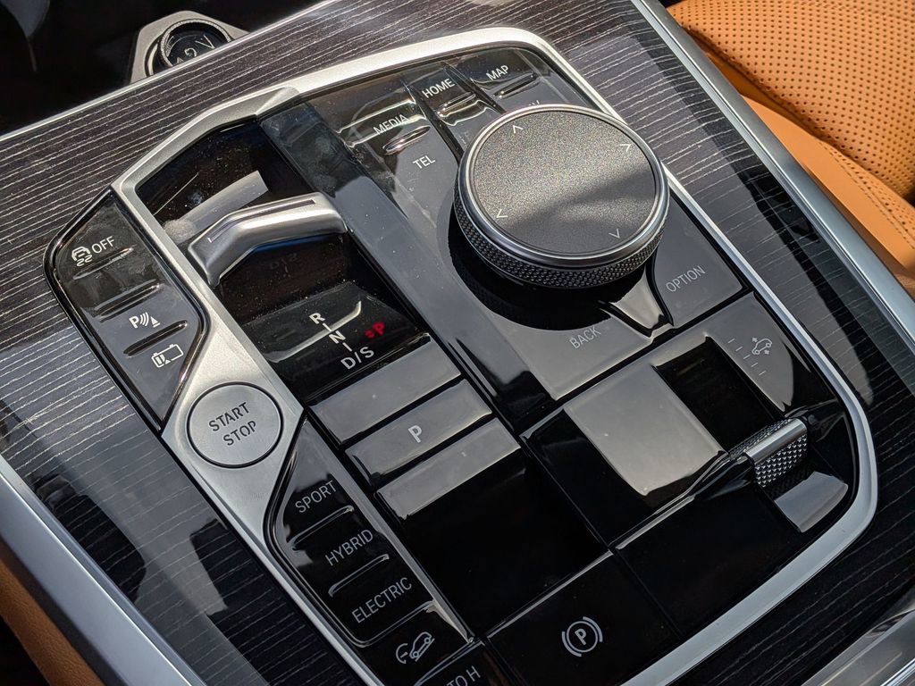 New 2026 BMW X5 xDrive50e w/ M Sport Package image 10