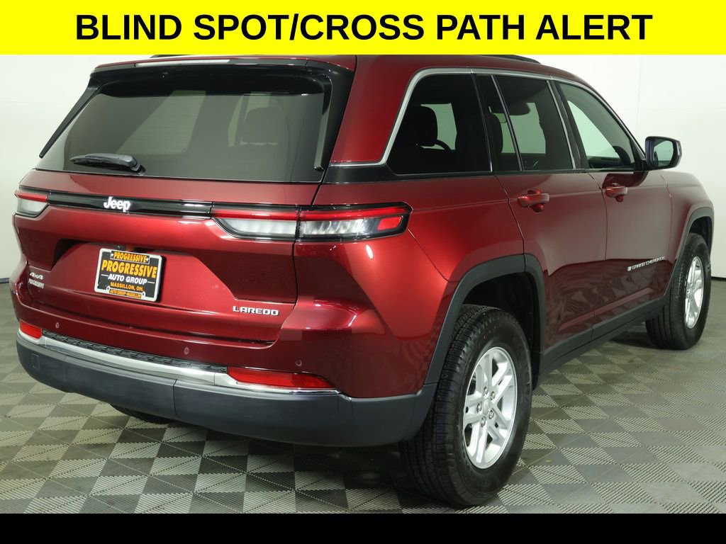 Used 2025 Jeep Grand Cherokee Laredo w/ Luxury Tech Group I image 12