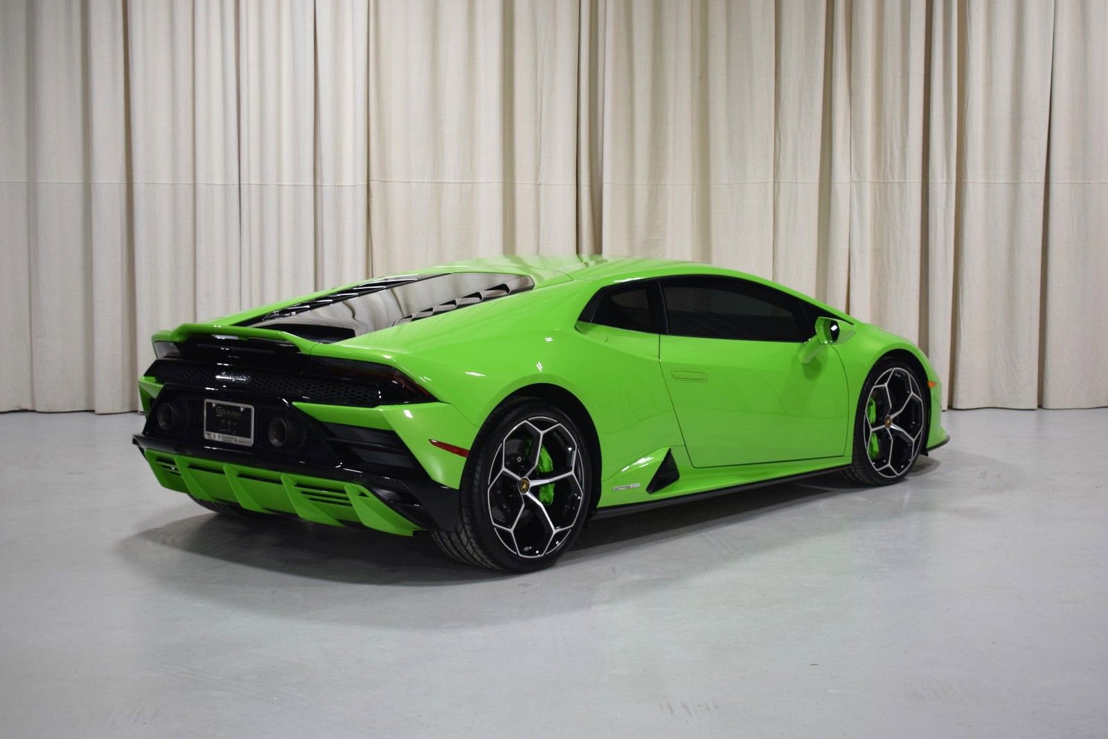 Used 2020 Lamborghini Huracan EVO image 10