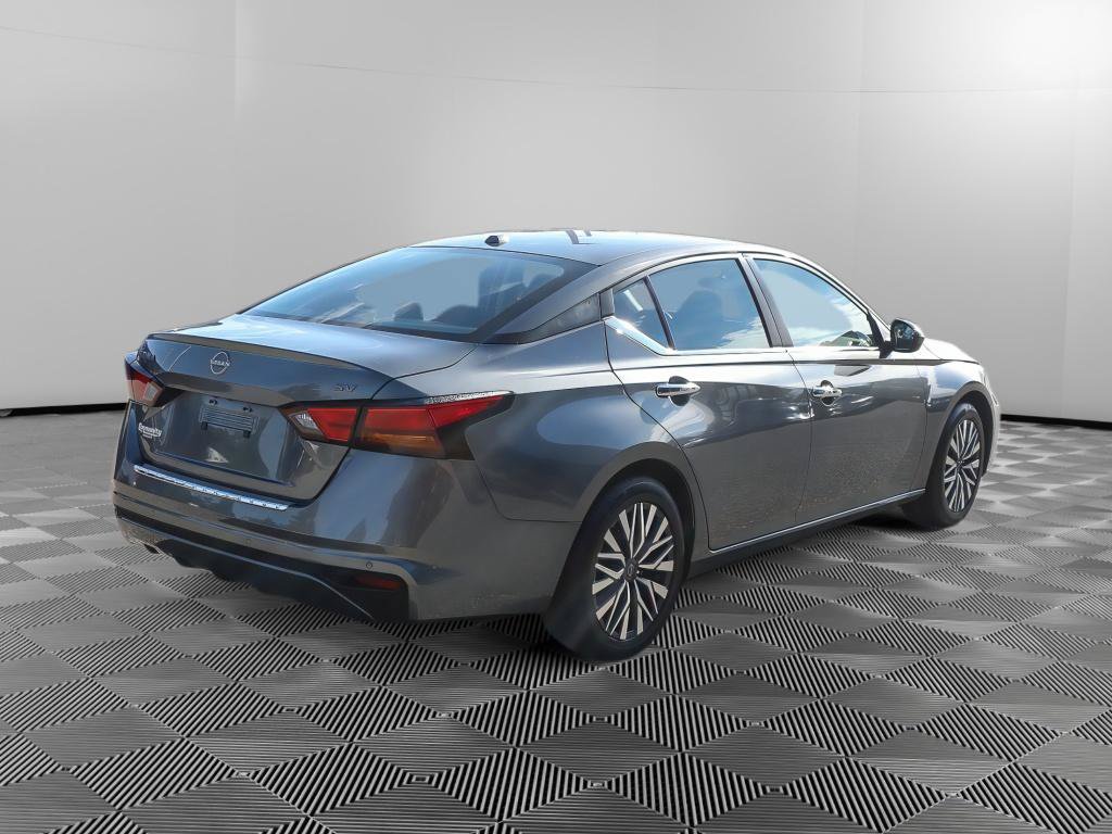 Used 2023 Nissan Altima 2.5 SV FWD image 8