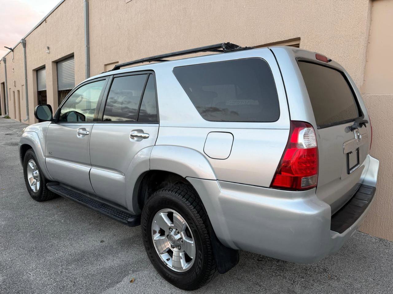 Used 2007 Toyota 4Runner SR5 RWD image 2