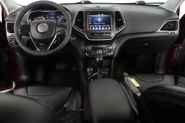 Used 2021 Jeep Cherokee Trailhawk AWD/4WD image 9