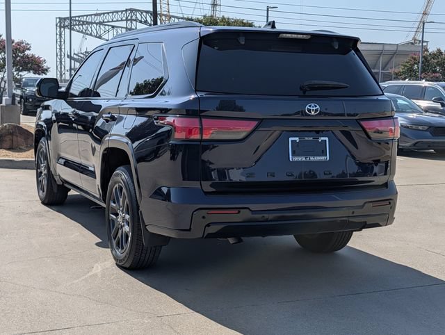 Used 2023 Toyota Sequoia Platinum AWD/4WD image 7