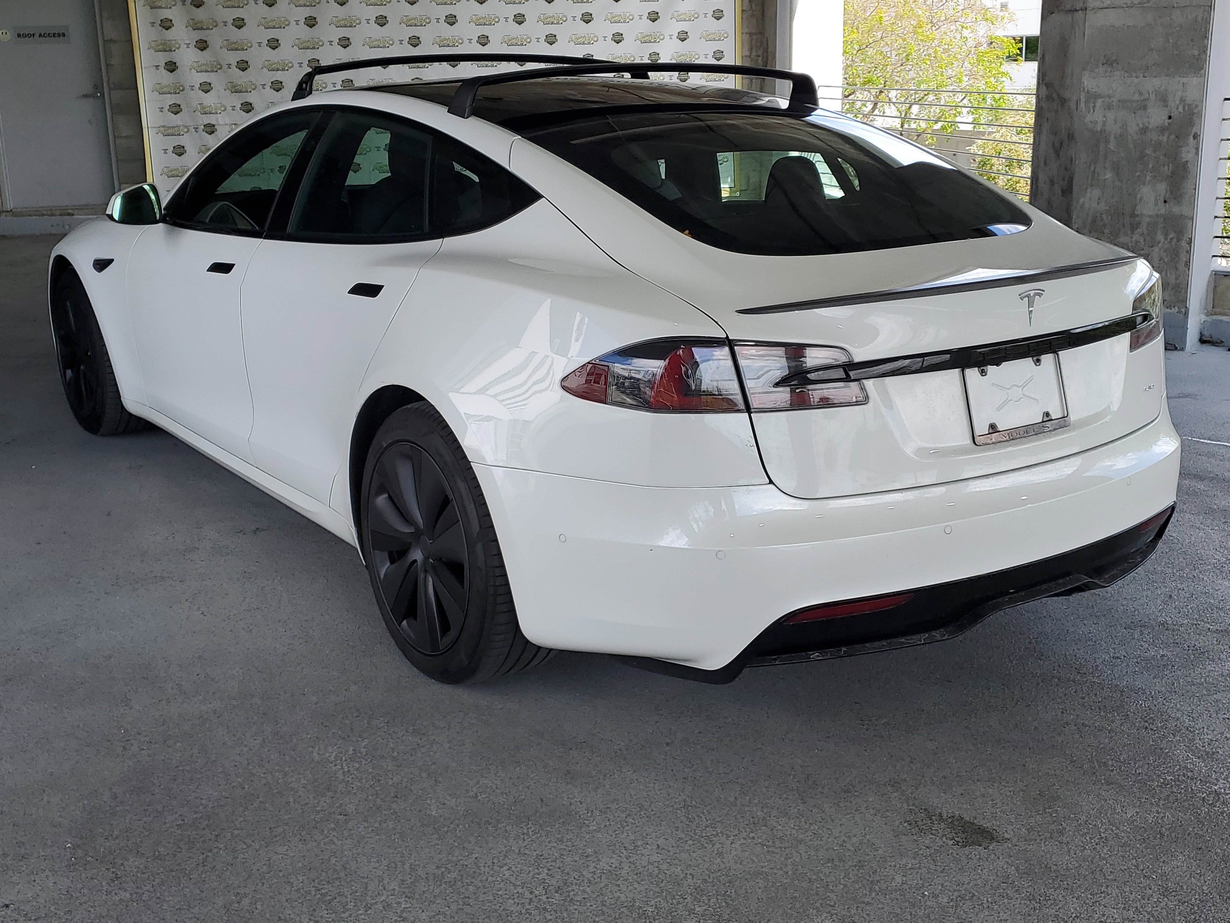Used 2021 Tesla Model S Plaid image 3