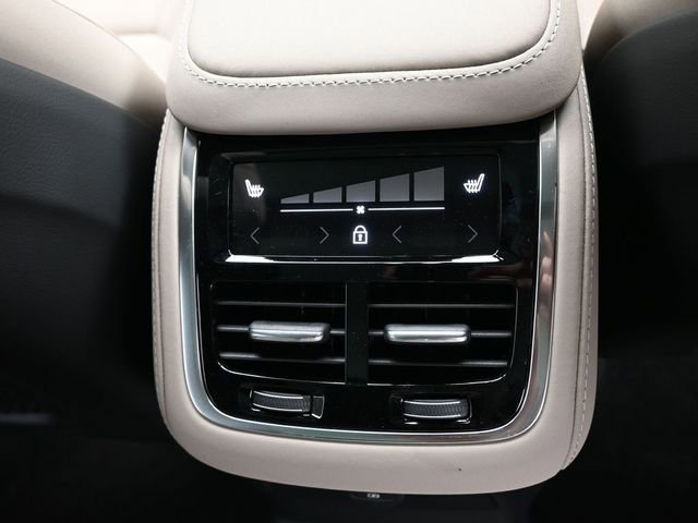 New 2026 Volvo XC90 T8 Plus w/ Protection Package Premier AWD/4WD image 36