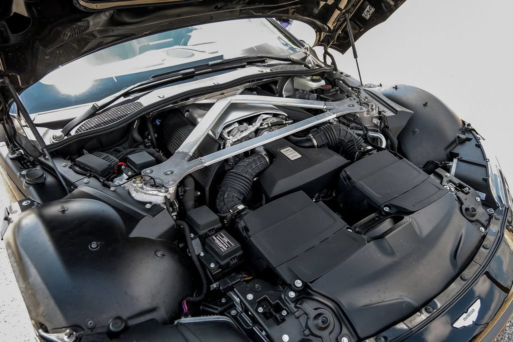 Used 2020 Aston Martin V8 Vantage Coupe RWD image 43