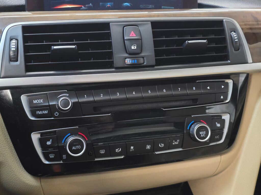 Used 2017 BMW 330e image 29