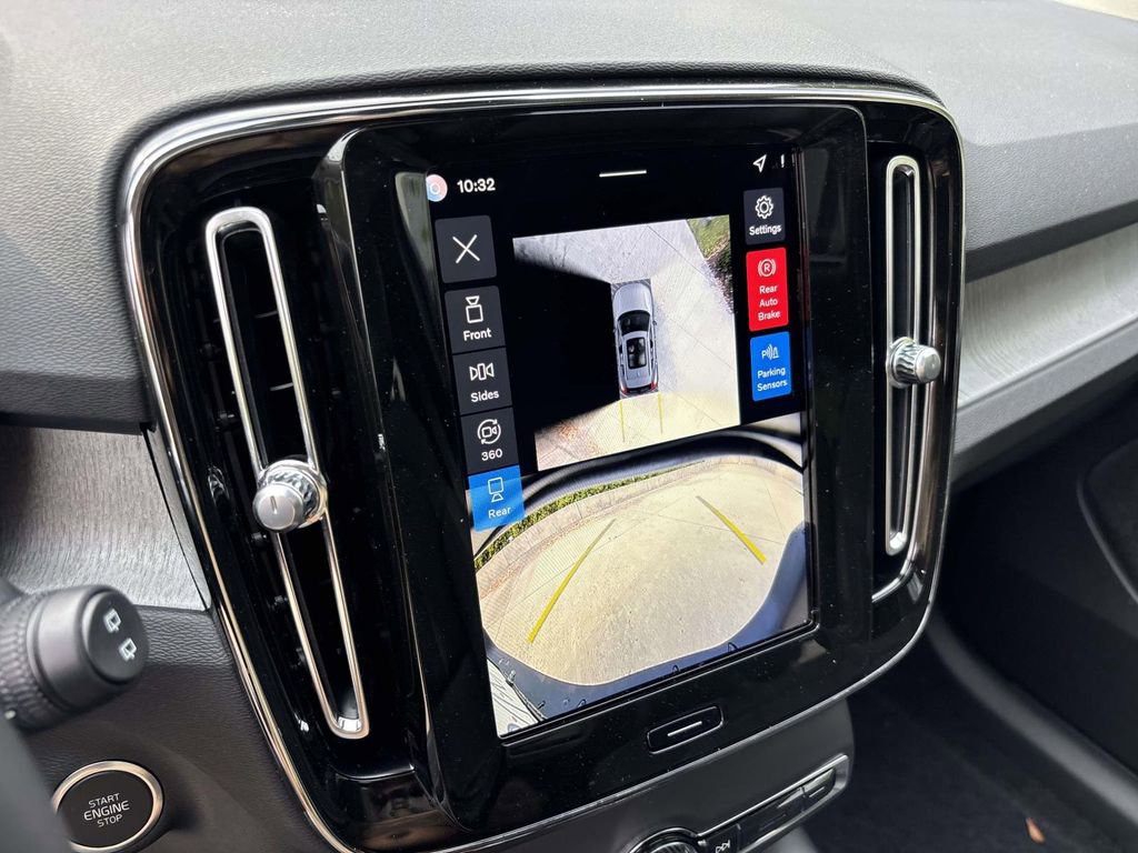 New 2026 Volvo XC40 B5 Plus w/ Protection Package Premier image 20