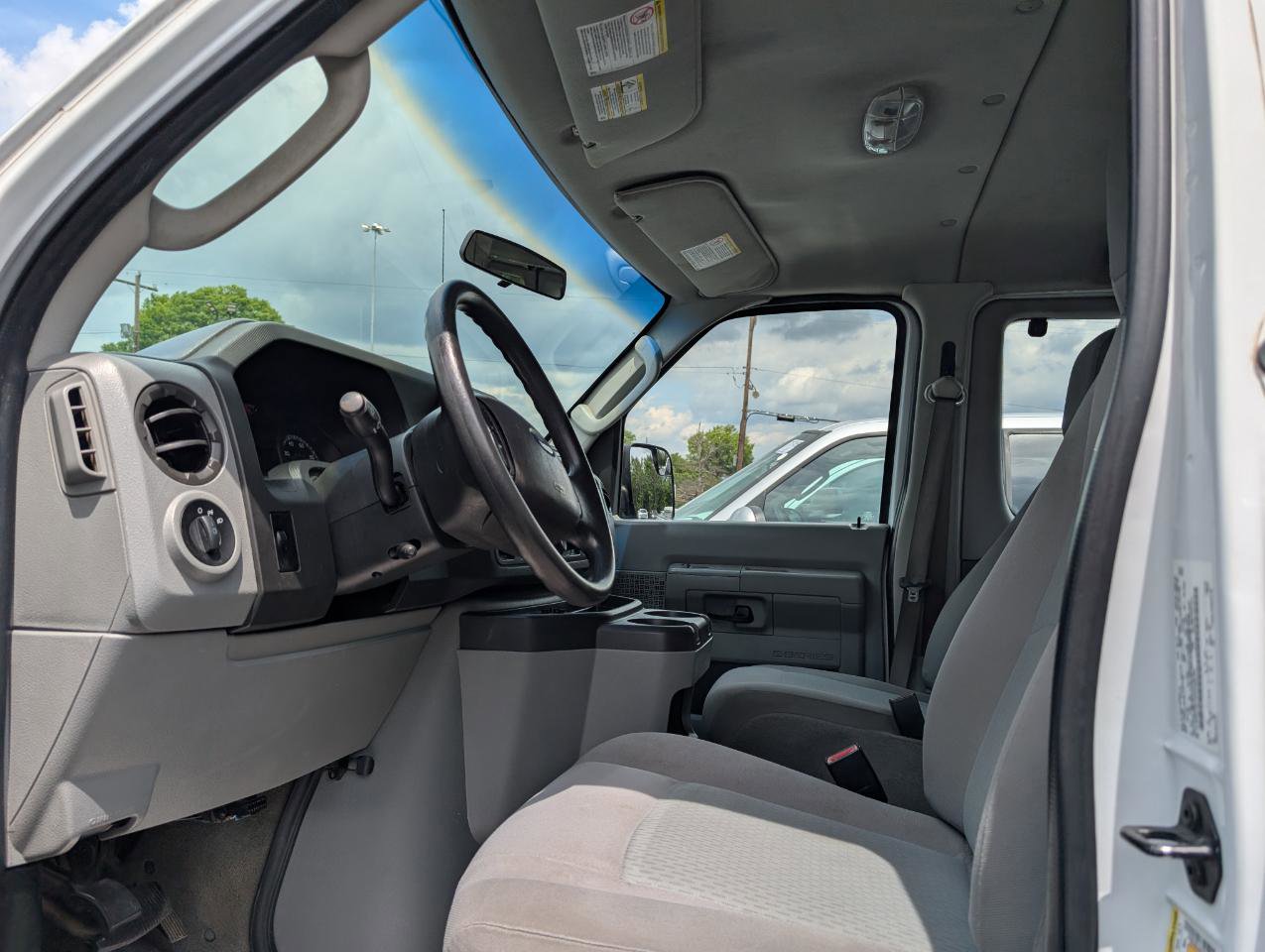 Used 2013 Ford E-350 and Econoline 350 XLT RWD image 2